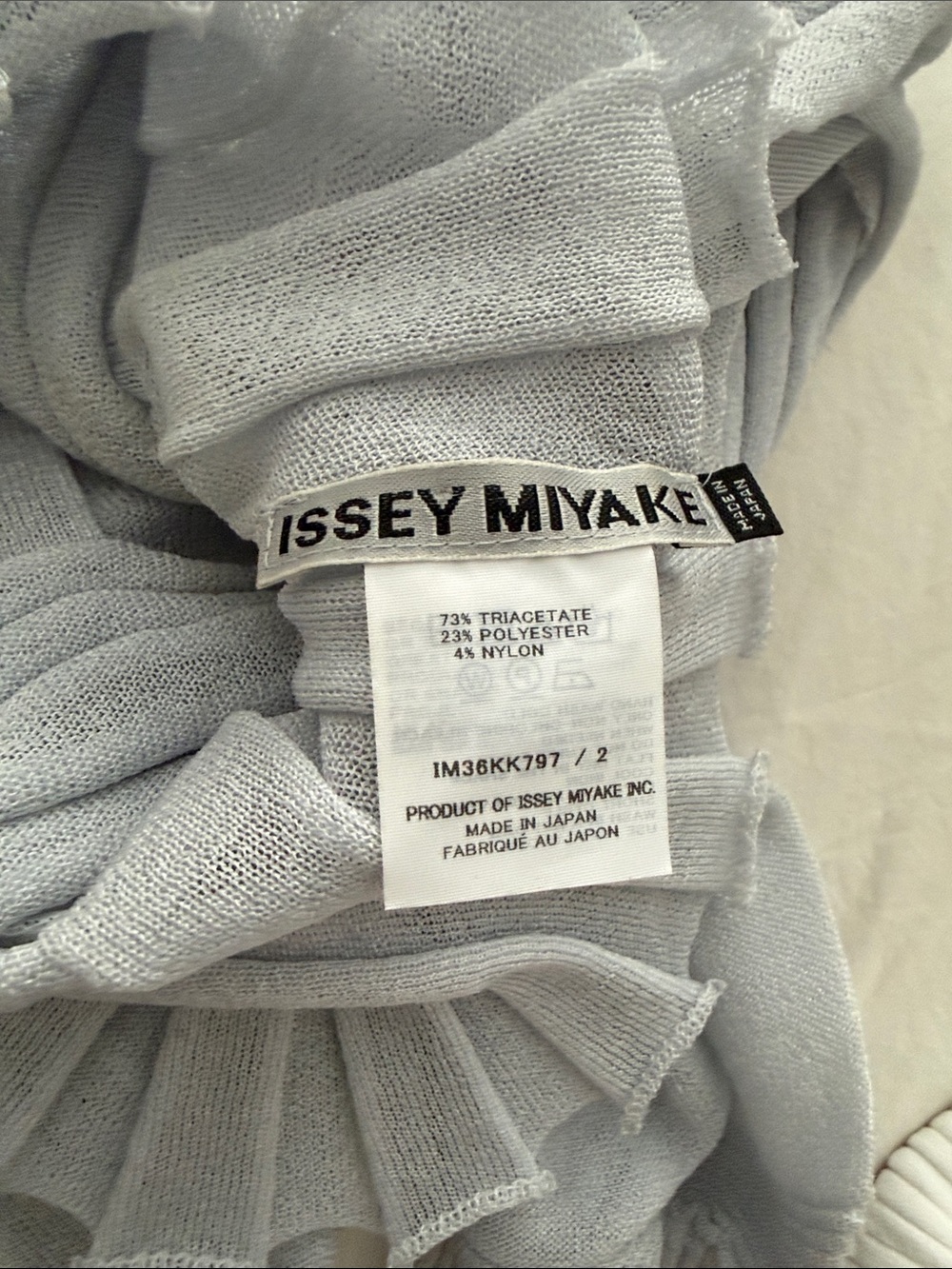 Issey Miyake Cropped light blue top - Picture 2 of 3